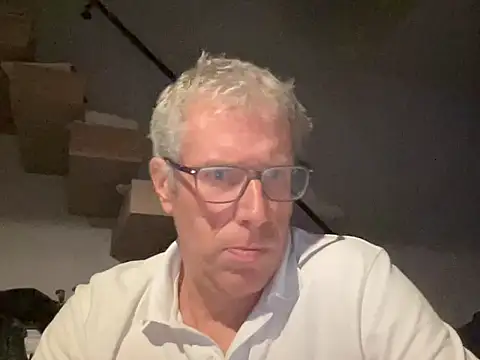 choupipat1 online show from September 10, 2025, 8:31 pm