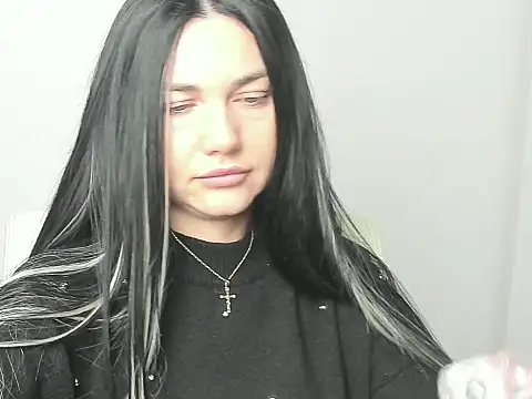 Lune Moon online show from November 14, 2025, 4:22 am