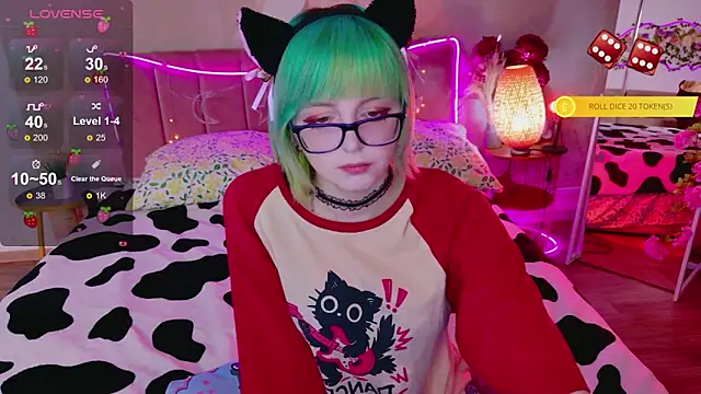 CoralineYoung online show from April 26, 2026, 7:06 am