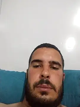 Snapshot of MaroonToil chatting on June 16, 2026, 10:29 am MaroonToil online show from June 16, 2026, 10:29 am