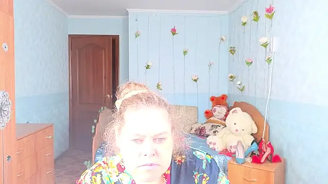 Audrey Aura online show from September 25, 2025, 5:00 am