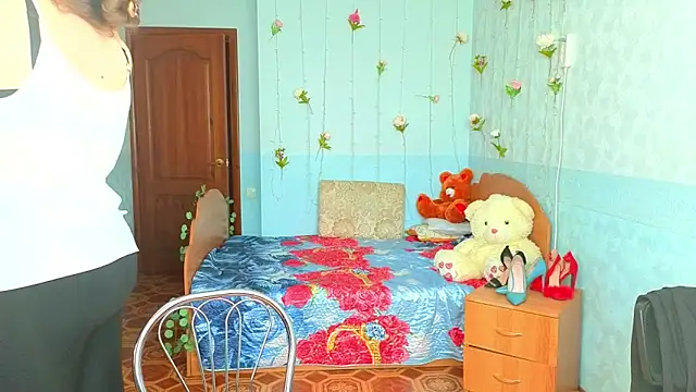 Audrey Aura online show from October 2, 2025, 5:03 am