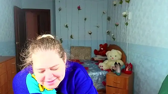 Audrey Aura online show from October 6, 2025, 5:05 am