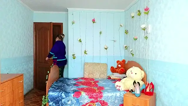 Audrey Aura online show from October 9, 2025, 5:16 am