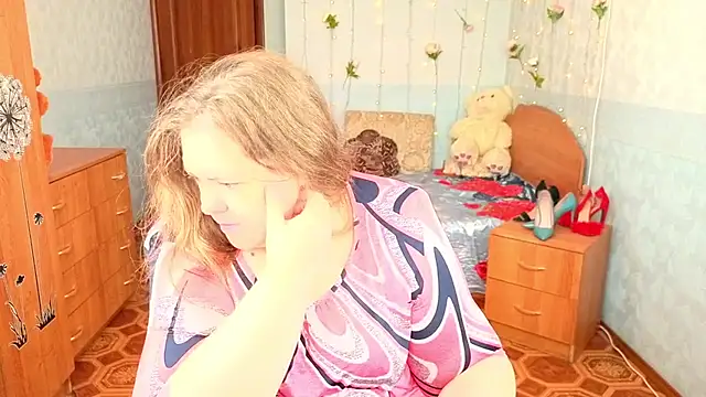 Audrey Aura online show from October 16, 2025, 5:52 am