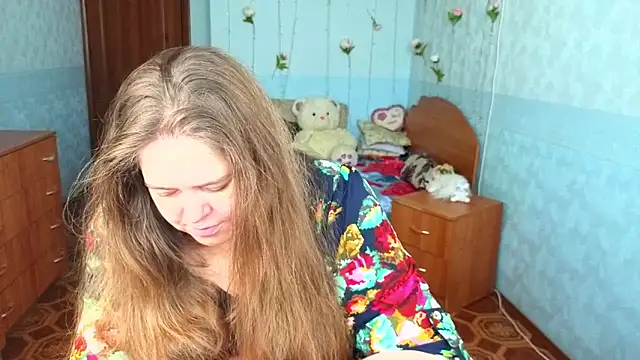 Audrey Aura online show from November 3, 2025, 6:14 am