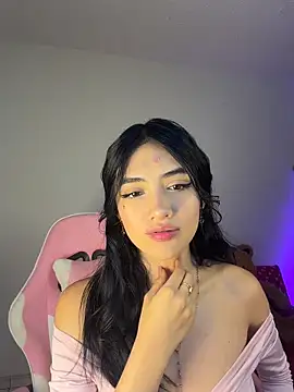 mandy222  online show from May 17, 2026, 2:20 am