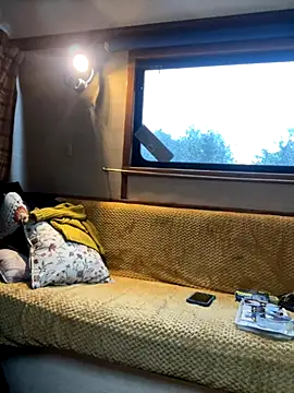 ladyboatlady online show from October 3, 2025, 6:32 am