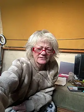 ladyboatlady online show from March 4, 2026, 7:14 am