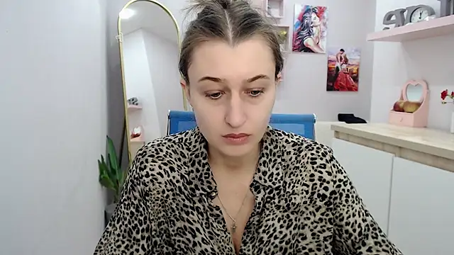 Snapshot of muriel_elvin chatting on October 6, 2025, 9:18 am muriel elvin online show from October 6, 2025, 9:18 am