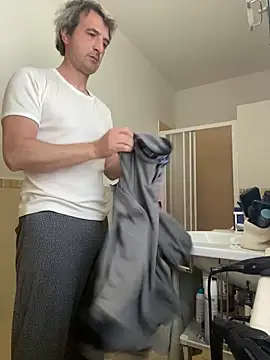 sasatimido online show from April 18, 2026, 5:44 am