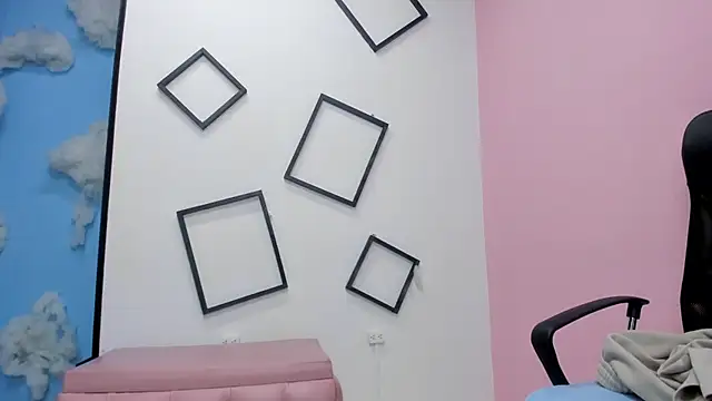 paula miler1 online show from October 2, 2025, 2:35 pm