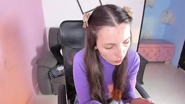 paula miler1 online show from February 4, 2026, 1:39 pm