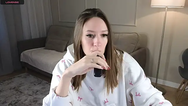 cutienaughtygirl online show from February 8, 2026, 8:40 am