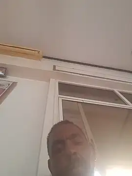 Snapshot of Bob_black chatting on November 3, 2025, 1:23 pm Bob black online show from November 3, 2025, 1:23 pm