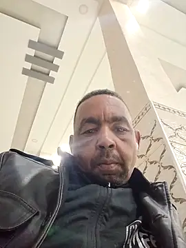 Snapshot of Bob_black chatting on February 13, 2026, 6:48 pm Bob black online show from February 13, 2026, 6:48 pm