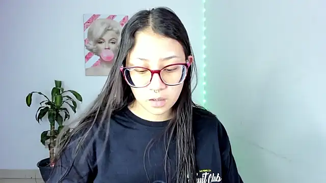 rouse red online show from September 21, 2025, 2:08 pm