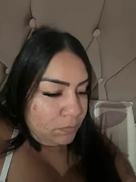 julianamascarada online show from April 2, 2026, 3:53 pm