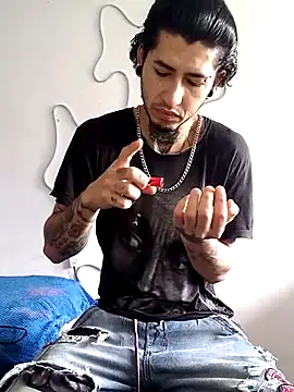 Tattoboy19cm online show from February 9, 2026, 3:05 pm