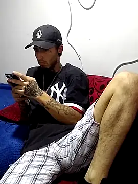 Tattoboy19cm online show from February 12, 2026, 10:05 pm