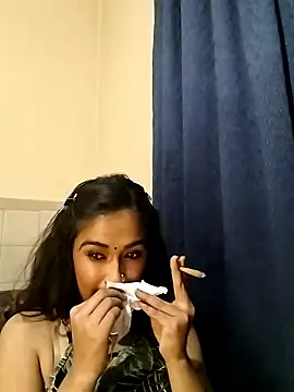 Snapshot of cute_indianxo chatting on April 28, 2026, 8:14 pm cute indianxo online show from April 28, 2026, 8:14 pm