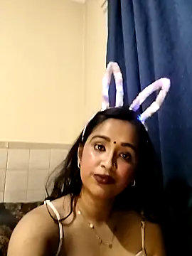 Snapshot of cute_indianxo chatting on April 30, 2026, 5:52 pm cute indianxo online show from April 30, 2026, 5:52 pm