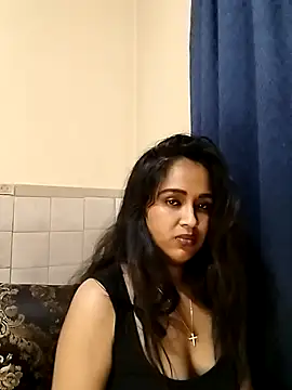 Snapshot of cute_indianxo chatting on May 5, 2026, 10:29 pm cute indianxo online show from May 5, 2026, 10:29 pm