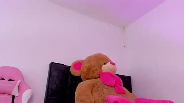 Snapshot of bellacruz3 chatting on December 19, 2025, 10:11 am bellacruz3 online show from December 19, 2025, 10:11 am