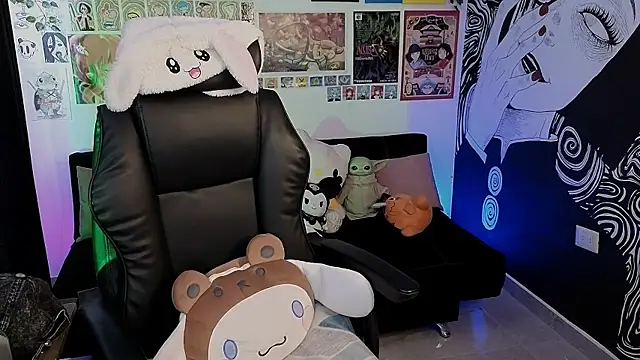 Yuhwan  online show from September 13, 2025, 5:57 pm