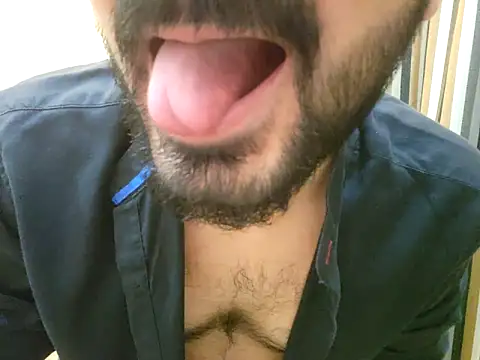 mlove902 online show from October 15, 2025, 6:52 pm