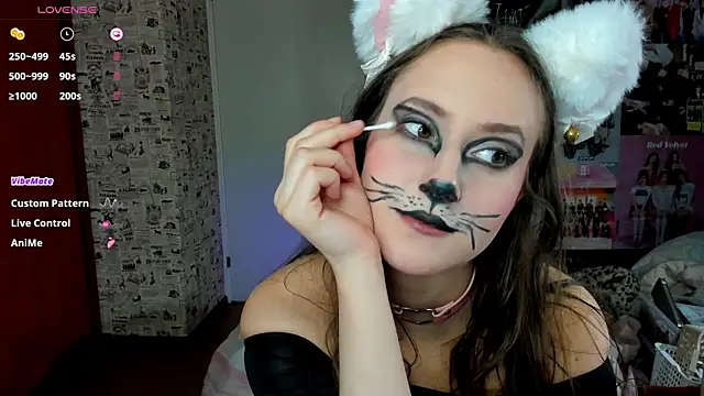 LucyRose3 online show from October 31, 2025, 5:47 pm