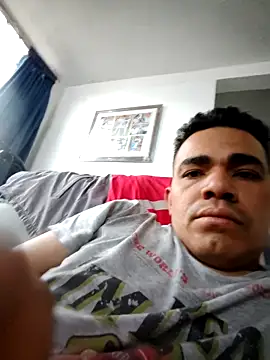 Snapshot of 2025-DANIEL chatting on March 13, 2026, 11:11 pm 2025-DANIEL online show from March 13, 2026, 11:11 pm