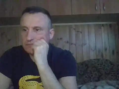 Maksymilian1 online show from March 18, 2026, 5:27 pm