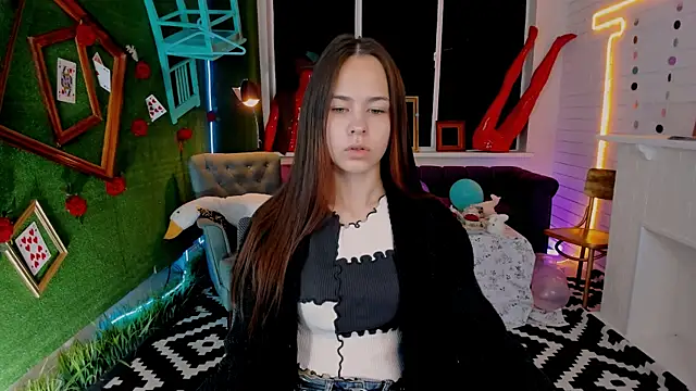 UliaNeer online show from September 10, 2025, 5:07 am