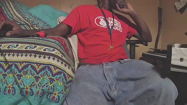 EYEzIAM online show from November 19, 2025, 8:03 am