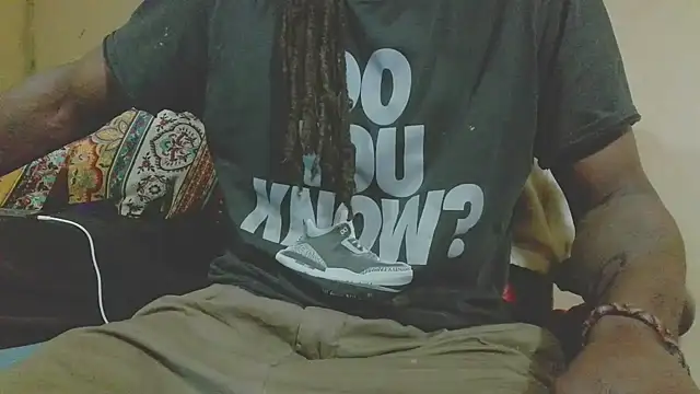 EYEzIAM online show from April 22, 2026, 4:59 am