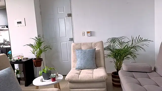 Penelophe01 online show from February 13, 2026, 7:21 pm