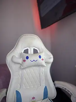 isabela l online show from September 21, 2025, 5:36 pm