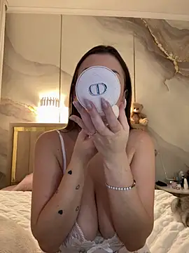 Snapshot of TiffaNoel chatting on September 20, 2025, 4:30 pm TiffaNoel online show from September 20, 2025, 4:30 pm