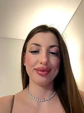 Snapshot of TiffaNoel chatting on October 5, 2025, 3:43 pm TiffaNoel online show from October 5, 2025, 3:43 pm