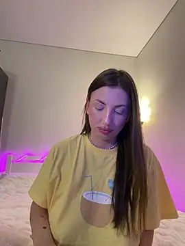 Snapshot of TiffaNoel chatting on October 16, 2025, 4:30 pm TiffaNoel online show from October 16, 2025, 4:30 pm