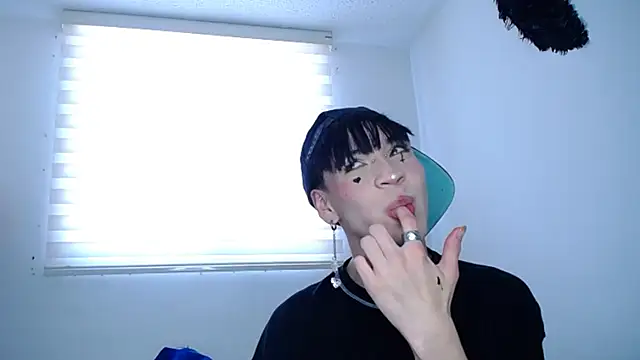 lucky stricke online show from October 1, 2025, 8:59 pm