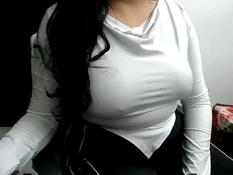 Snapshot of Roshi_Love chatting on June 26, 2026, 7:57 am Roshi Love online show from June 26, 2026, 7:57 am