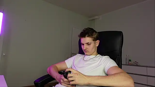 Mark Karson online show from November 3, 2025, 8:21 pm