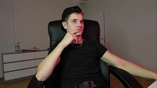 Mark Karson online show from November 15, 2025, 1:29 pm