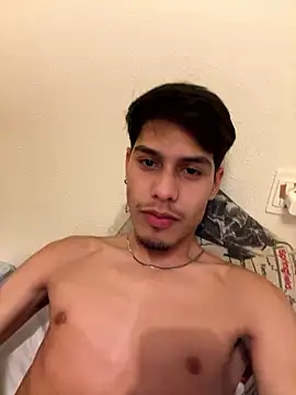 Snapshot of Miguel02ex chatting on January 13, 2026, 12:49 am Miguel02ex online show from January 13, 2026, 12:49 am