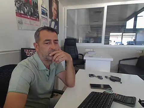 rafasilva3535 online show from September 24, 2025, 1:36 pm