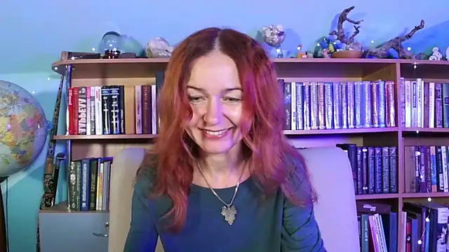 Foxilady357 online show from November 17, 2025, 4:24 pm