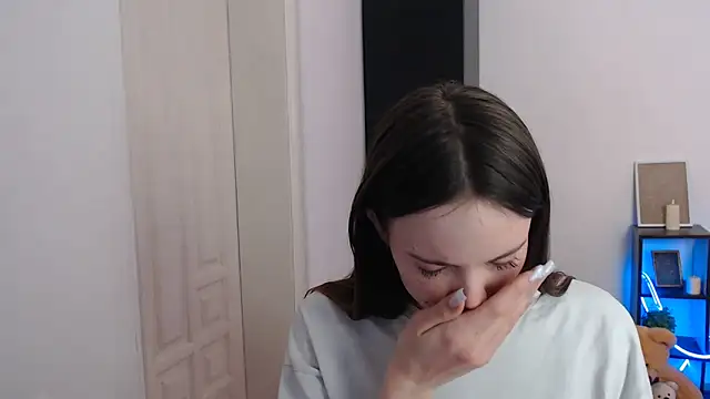 Ariella ari online show from November 30, 2025, 1:59 pm