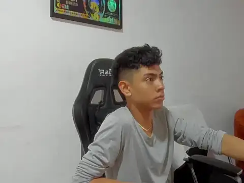 LoganTwink18 online show from March 3, 2026, 2:45 pm